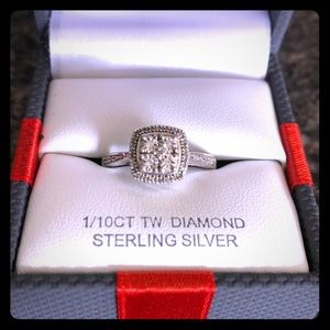 1/10 CTTW Diamond Ring💍 Sterling Silver band sz 7